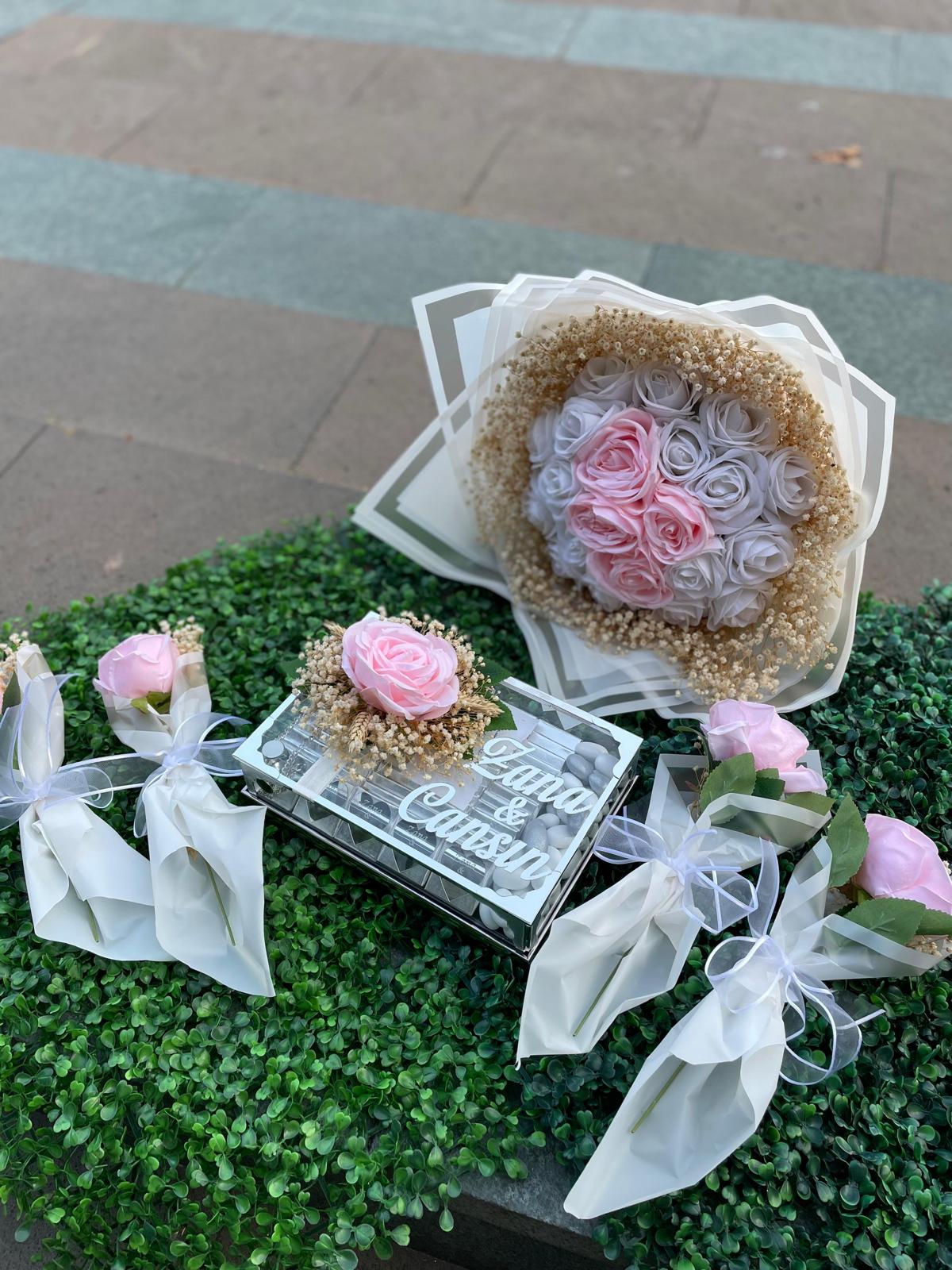 İsteme Çiceği & Çikolatası