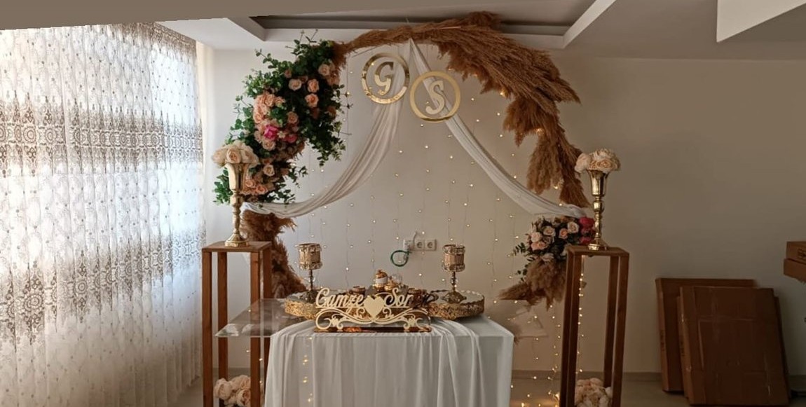 Doğal Zarafet: Pampas Temalı Nişan Masası