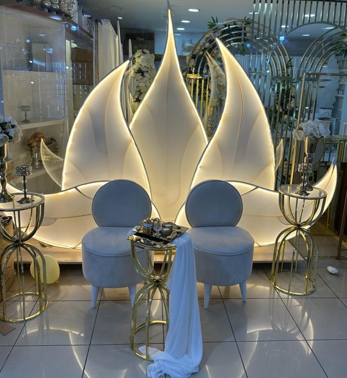 Lotus Işığında Söz Masası